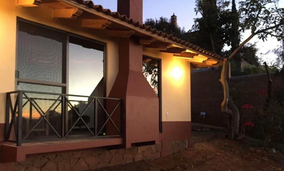 Brisas De Sol Hotel Patzcuaro Bagian luar foto